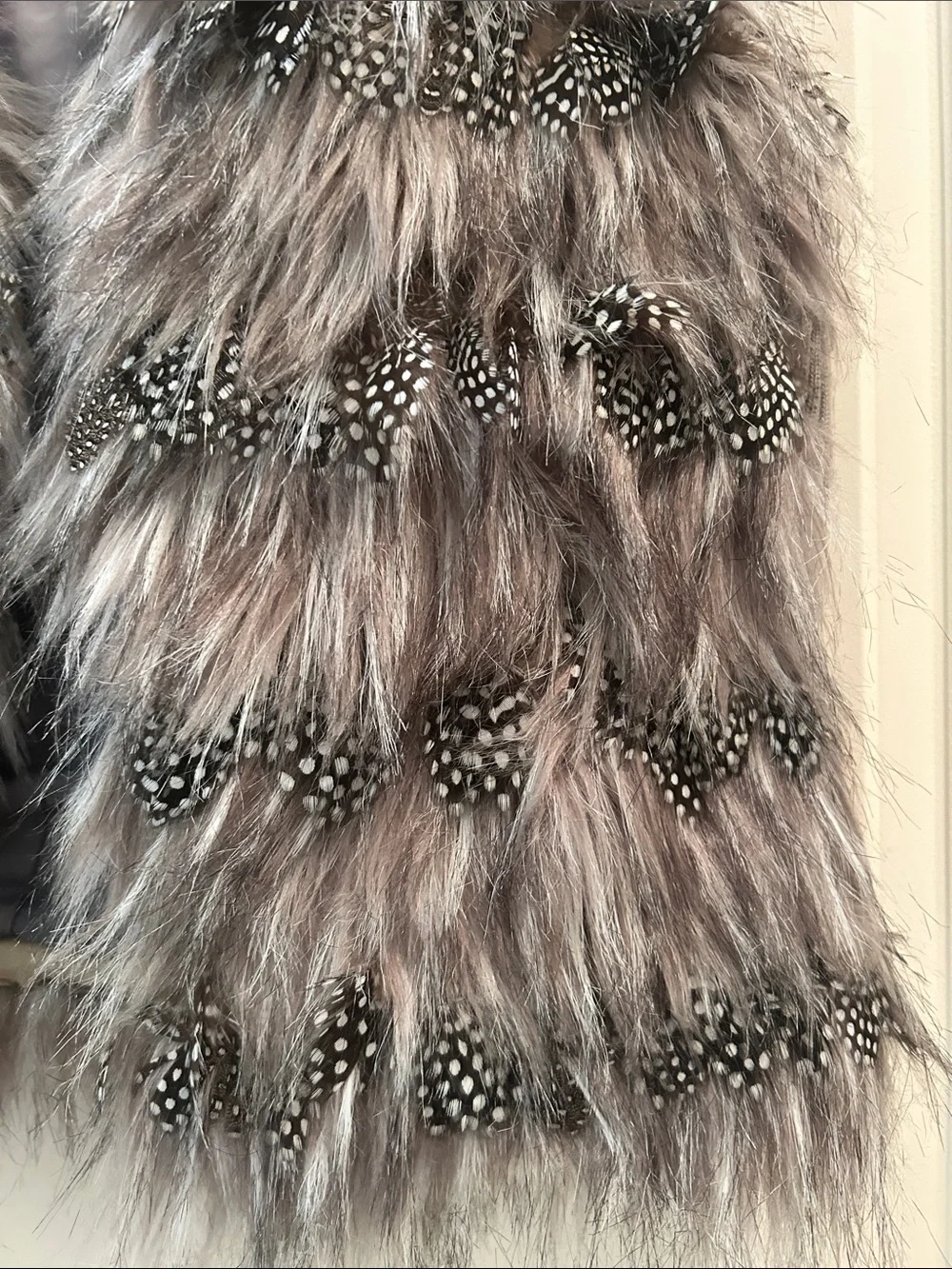 Blanc Noir Faux Fur open Vest Feather Accents w/ knit ribbed panels size L grey